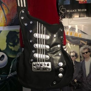 SOLD Guitar shaped women’s purse